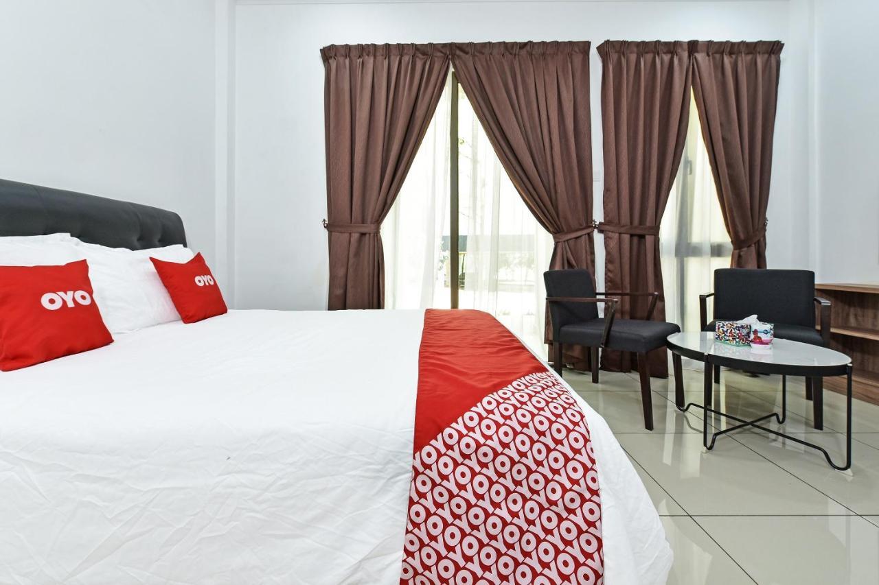 Capital O 90614 Cvia Ummul Hotel Padang Besar Exterior foto